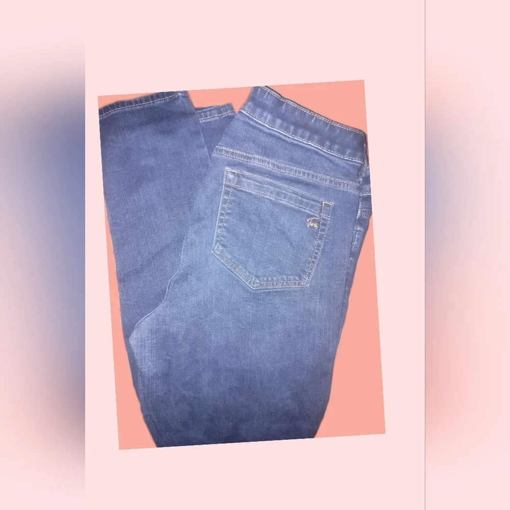 Women's Two by Vince Camuto Dark Wash Denim Skinny Jeans, Size 29 (8) - Picture 2 of 5